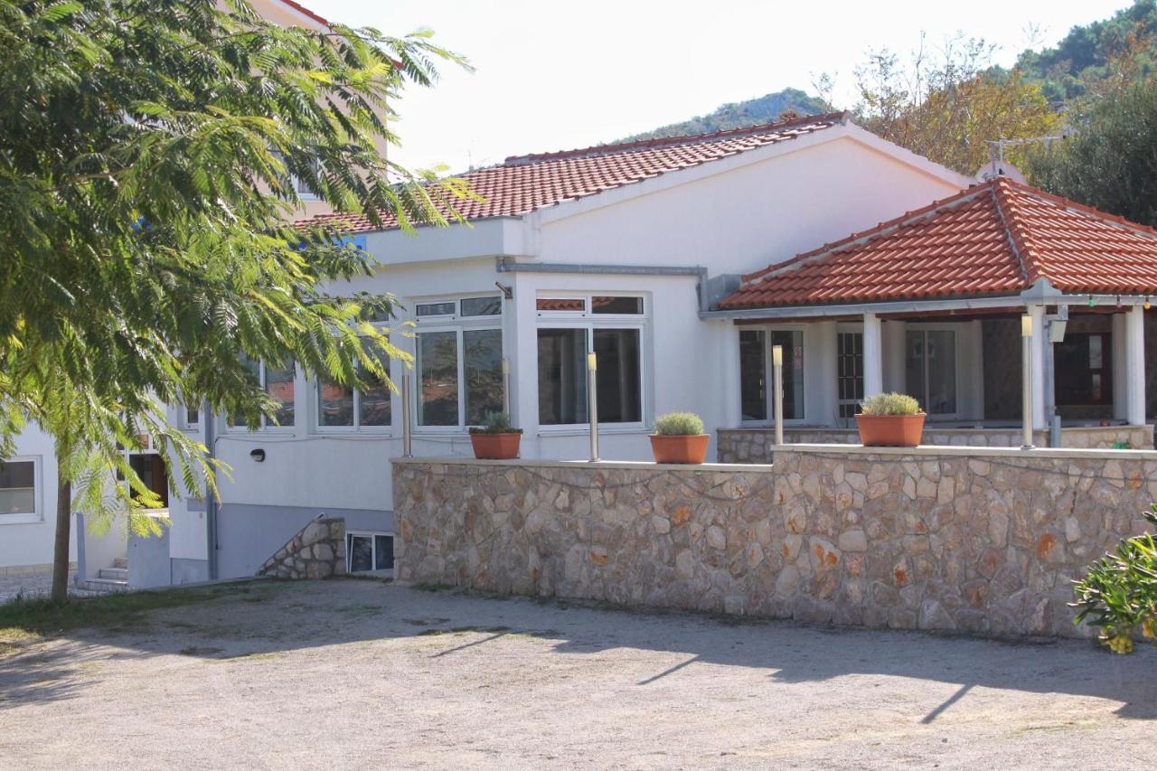 Apartments And Rooms By The Sea Vinjerac, Zadar - 3248 Exterior foto